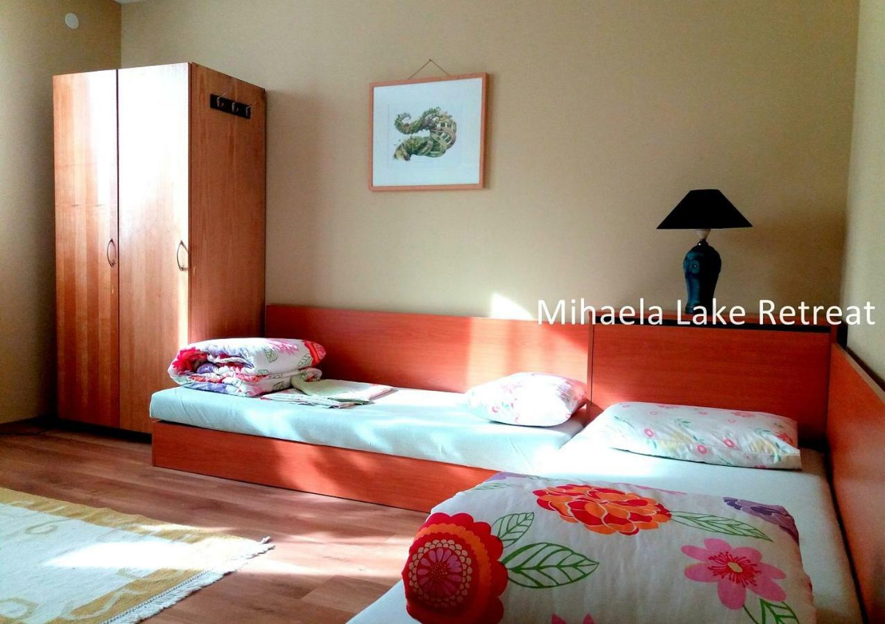 Mihaela Lake Retreat Gnyazdovo Exterior photo